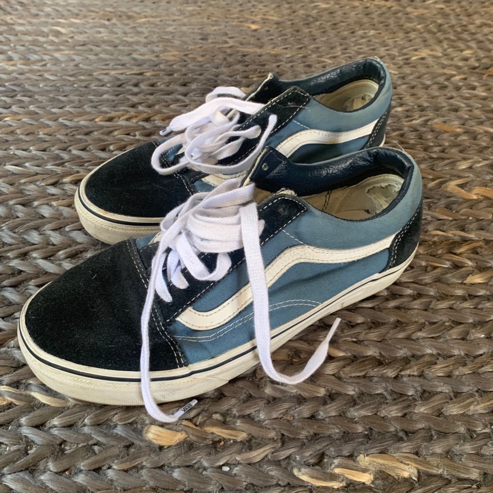 Vans Old Skool Men’s 6, Women’s 7.5